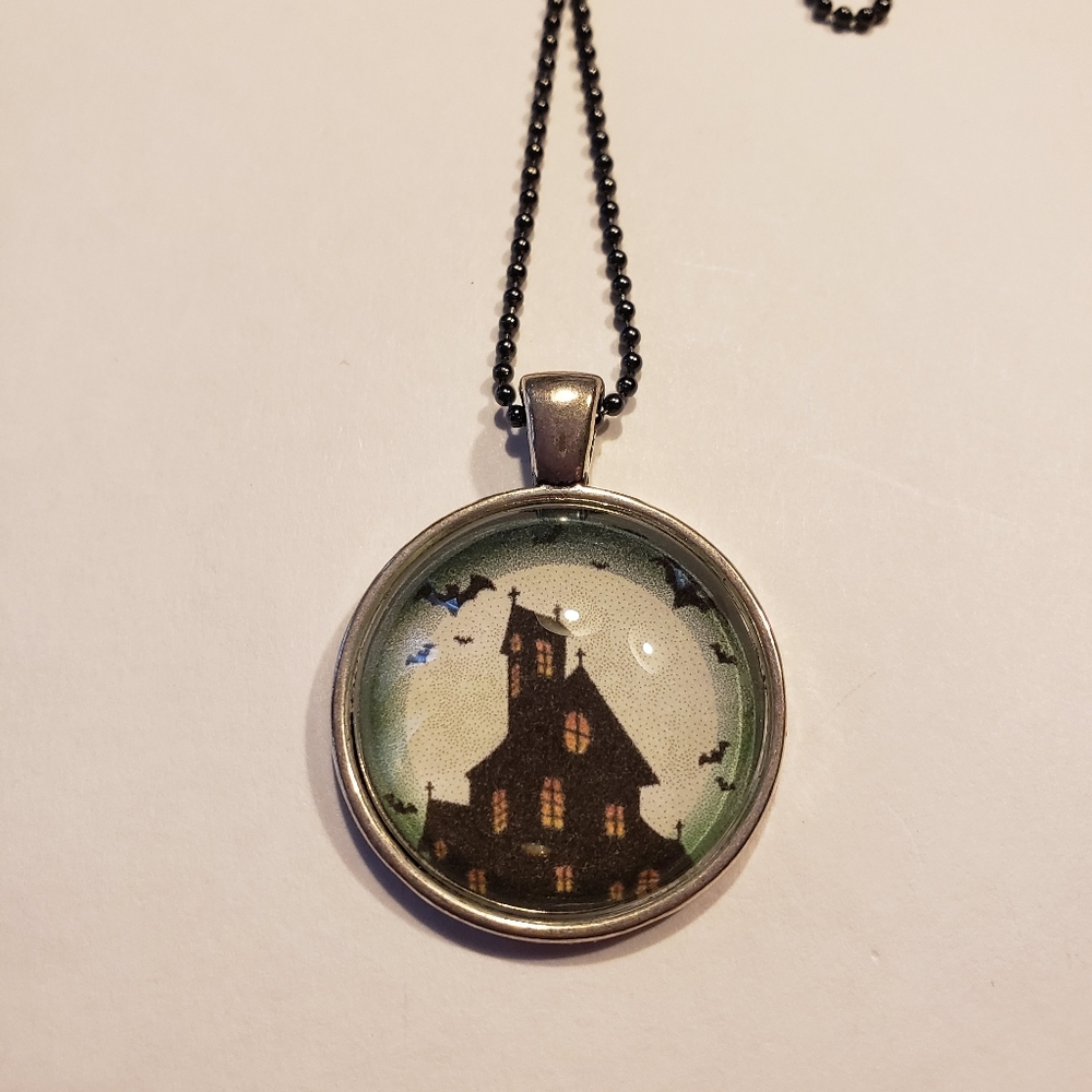 Spooky House Round Pendent.